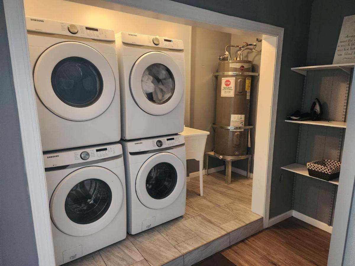 Super Large East Memphis 23 Bedsヴィラ エクステリア 写真